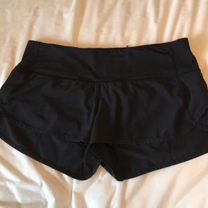 lululemon shorts 2.5